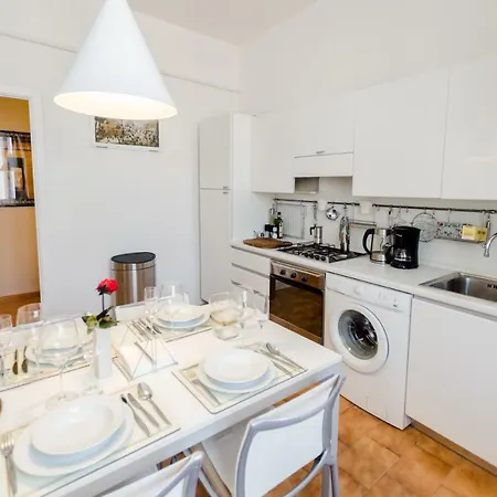 Roomy Apartman *